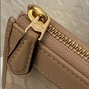 Coach Jacquard Signature Wallet